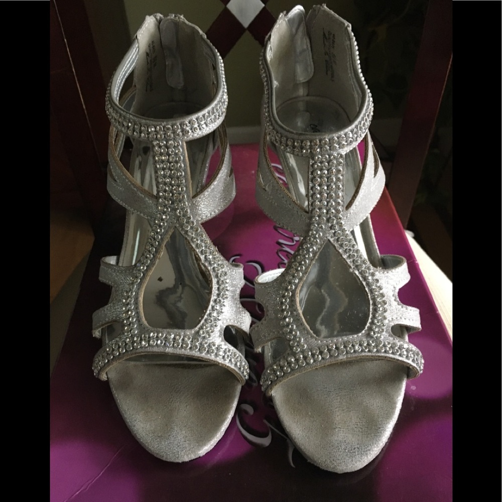 Easy street silver sandal